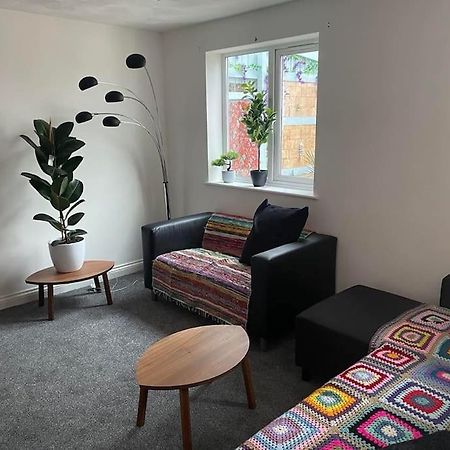 Cosy Bungalow In A Handy Location Market Harborough Dış mekan fotoğraf