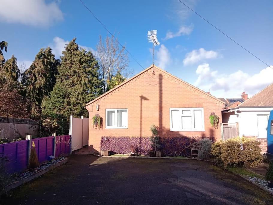 Cosy Bungalow In A Handy Location Market Harborough Dış mekan fotoğraf